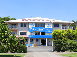 Cairns Reef Apartments And Motel - Nambucca Heads Accommodation