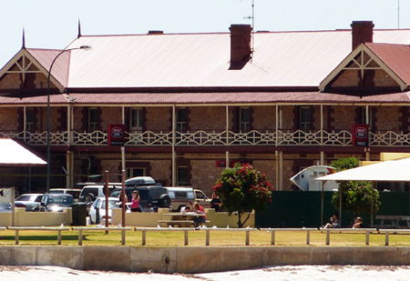 Tumby Bay Hotel And Seafront Apartments - Nambucca Heads Accommodation 2