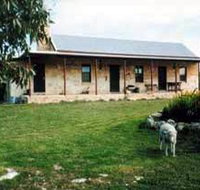 Mt Dutton Bay Woolshed Heritage Cottage - Nambucca Heads Accommodation