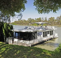 Moving Waters Self Contained Moored Houseboat - Nambucca Heads Accommodation