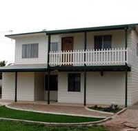 Louth Bay Holiday Apartment - Nambucca Heads Accommodation