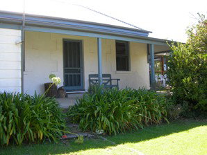 Ruby's Robe Cottage - Nambucca Heads Accommodation 4