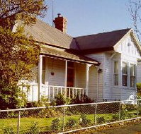 Majestic View Emily Cottage - Nambucca Heads Accommodation
