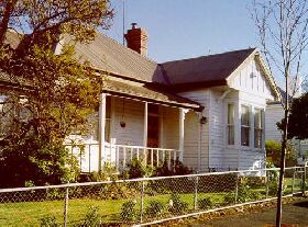 Majestic View (Emily Cottage) - Nambucca Heads Accommodation 0