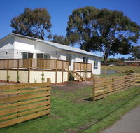 Waterside Accommodation - Nambucca Heads Accommodation