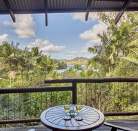Secrets on the Lake - Nambucca Heads Accommodation