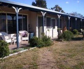 Snowy Vineyard Cottage - Nambucca Heads Accommodation 0