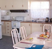 Azalea Cottage - Nambucca Heads Accommodation