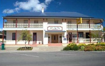 Apsley Arms Hotel - Nambucca Heads Accommodation 1