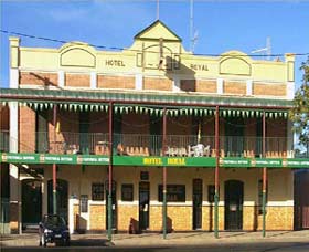 Royal Hotel Coonabarabran - Nambucca Heads Accommodation 0