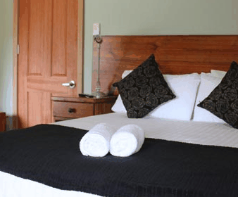 Tullah Lakeside Chalets - Nambucca Heads Accommodation