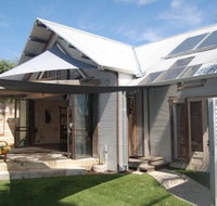 The Treehouse - Nambucca Heads Accommodation