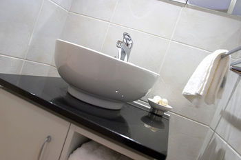 L'Auberge Noosa - Nambucca Heads Accommodation 1