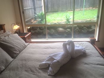 Australian Home Away @ East Doncaster Andersons Creek 1 - Nambucca Heads Accommodation 5