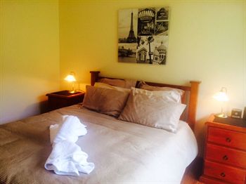 Australian Home Away @ East Doncaster Andersons Creek 1 - Nambucca Heads Accommodation 6