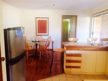 Australian Home Away @ East Doncaster Andersons Creek 1 - Nambucca Heads Accommodation 9