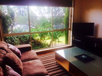 Australian Home Away @ East Doncaster Andersons Creek 1 - Nambucca Heads Accommodation 12