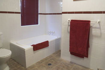 Kingfishers Manor @ Noosa - Nambucca Heads Accommodation 8