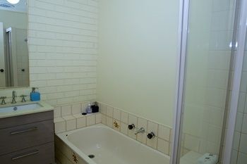 Yarra Glen Racecourse Apartments - Nambucca Heads Accommodation 13