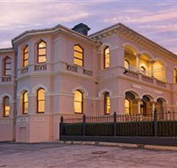 Roxburgh House Apartments - Nambucca Heads Accommodation