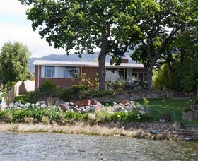 Waterside Accommodation - Derwent Hideaway - Nambucca Heads Accommodation 0