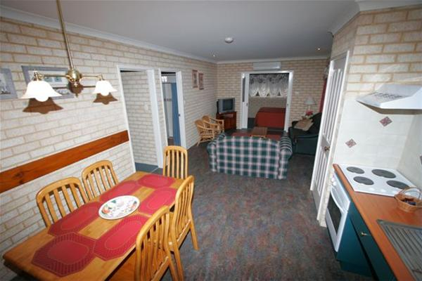 Busselton Villas and Caravan Park - Nambucca Heads Accommodation