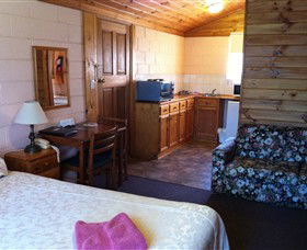 Twelve Apostles Motel & Country Retreat - Nambucca Heads Accommodation 2