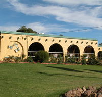 Tarcutta Halfway Motor Inn/Horse Hotel - Nambucca Heads Accommodation