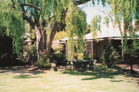 Pemberton YHA - Nambucca Heads Accommodation 1