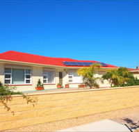 Christies Cottage for holidays and relocations. - Nambucca Heads Accommodation