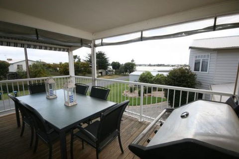 LJ Hooker Goolwa Holiday Rentals - 42 Underwood Avenue, Goolwa Beach - Nambucca Heads Accommodation 6