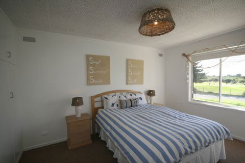 LJ Hooker Goolwa Holiday Rentals - 42 Underwood Avenue, Goolwa Beach - Nambucca Heads Accommodation 9