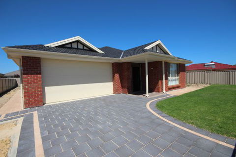 LJ Hooker Goolwa Holiday Rentals - 42 Underwood Avenue, Goolwa Beach - Nambucca Heads Accommodation 16