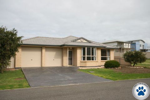 LJ Hooker Goolwa Holiday Rentals - 42 Underwood Avenue, Goolwa Beach - Nambucca Heads Accommodation 20