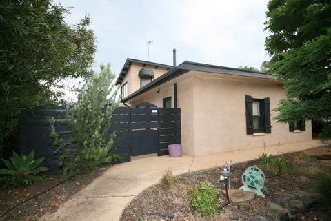 LJ Hooker Goolwa Holiday Rentals - 42 Underwood Avenue, Goolwa Beach - Nambucca Heads Accommodation 24