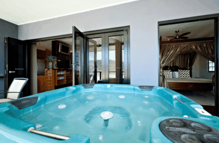 Waterfront Whitsunday Retreat - Nambucca Heads Accommodation