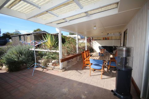 LJ Hooker Goolwa Holiday Rentals - 12 Willmett Road, Goolwa Beach - Nambucca Heads Accommodation 3