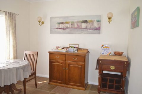 Almond Tree Cottage - Nambucca Heads Accommodation 3