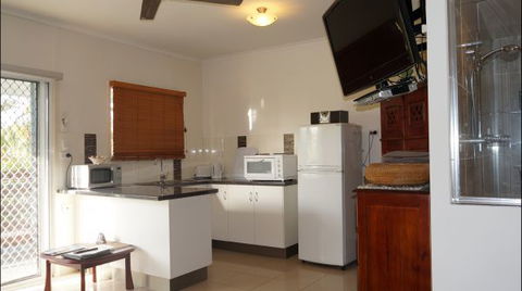 La Solana Holiday Apartments  - Mackay - Nambucca Heads Accommodation 5