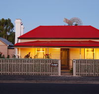 Shurdingtons Cottage - Nambucca Heads Accommodation