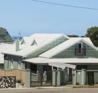 Merewether Beach House B and B - Nambucca Heads Accommodation