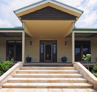 Reign Manor and Coach House - Nambucca Heads Accommodation