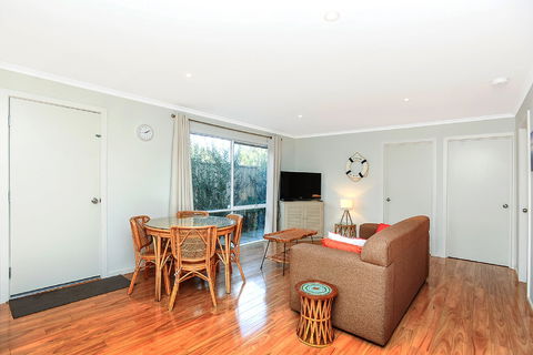 Ariadne - A Hop Skip And A Jump To The Beach With Sea Views - Nambucca Heads Accommodation 5