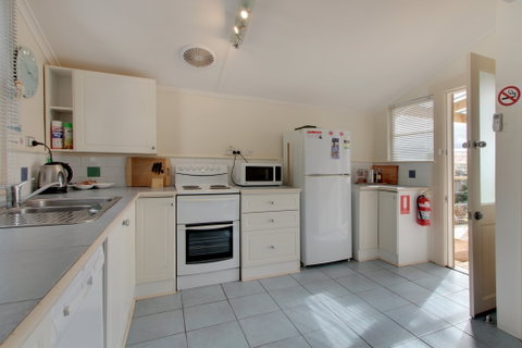 Amy Cottage - Nambucca Heads Accommodation 5