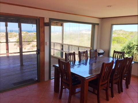 Fowlers Bay Beach House - Nambucca Heads Accommodation 4