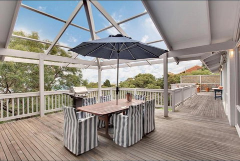 Views On Court - Nambucca Heads Accommodation 0