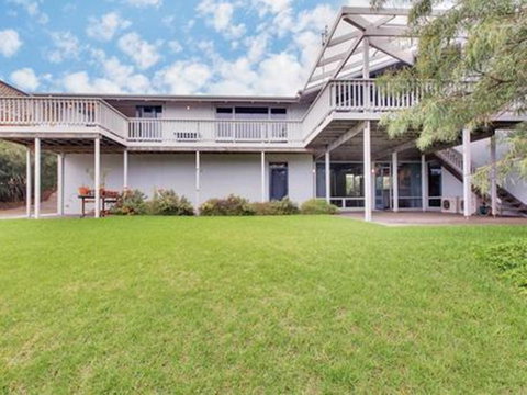 Views On Court - Nambucca Heads Accommodation 1