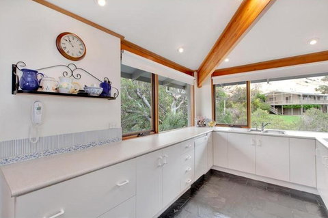 Views On Court - Nambucca Heads Accommodation 2