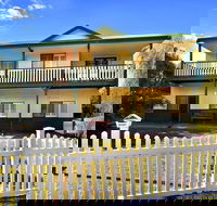 Clemandtines Vintage Beach Estate