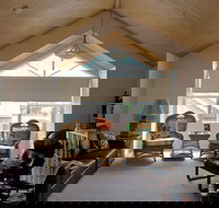 Osprey 10 - Queenscliff Townhouse - Nambucca Heads Accommodation